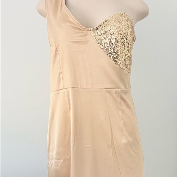 New Champagne one-shoulder maxi dress with sequin accent - Picture 3 of 8